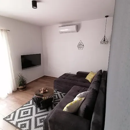 Jakov Apartment *