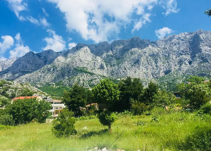 Jakov Апартаменти *