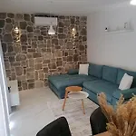 Jakov Apartment