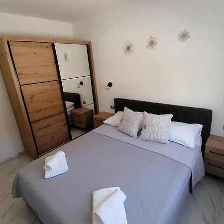 Jakov Lägenhet *