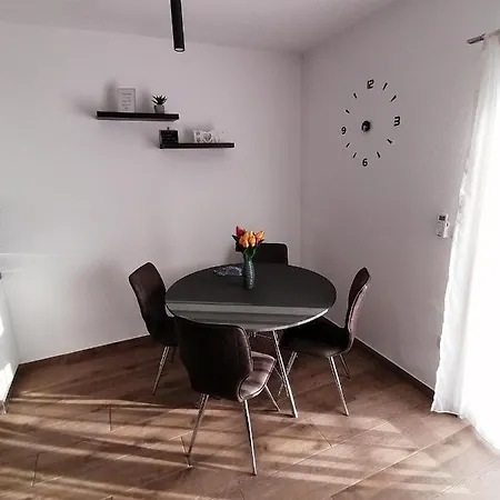 Jakov *