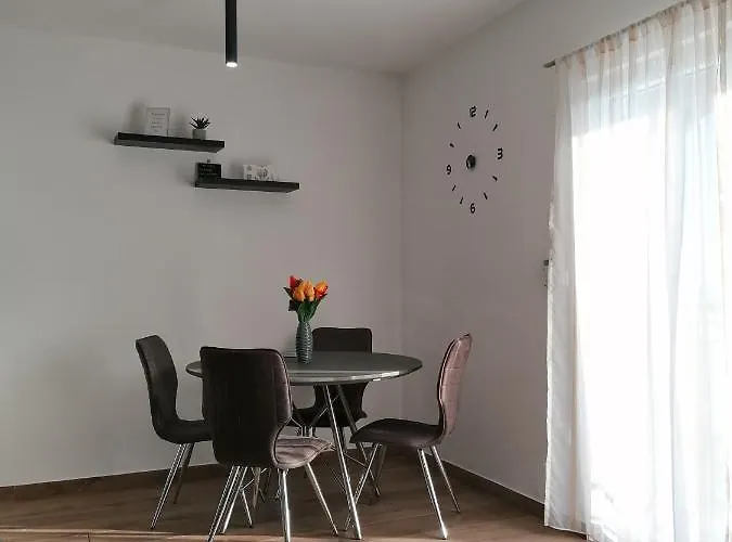Jakov Apartament