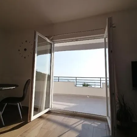 Jakov Apartmán *