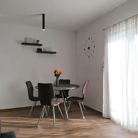 Jakov Apartmán
