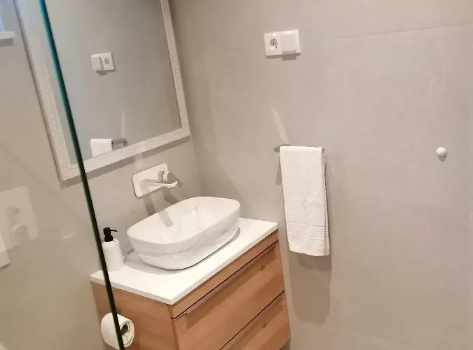 Jakov * 마카르스카